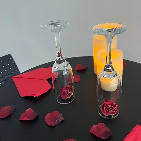 Suite « Body Love » - Jacuzzi Privatif Кретей Экстерьер фото